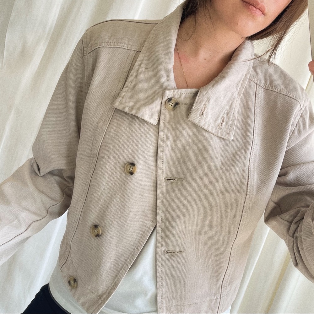 ELLIOT CROPPED JACKET — In Beige - Picture 4 of 11